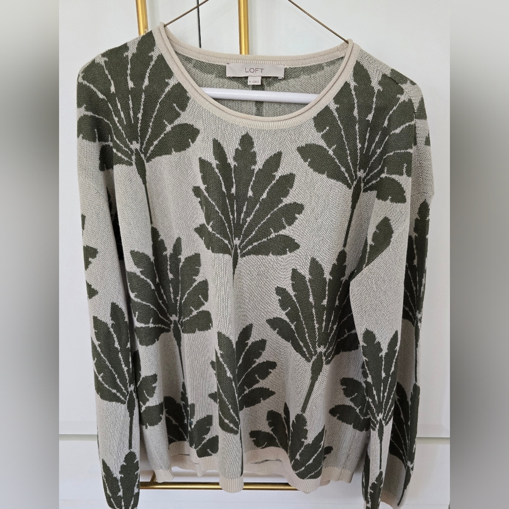 Loft Light Weight Sweater Size M NWOT